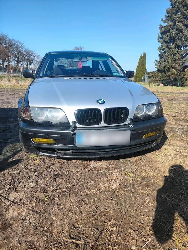 Gebraucht BMW 320 136 PS (100 kW) 1999 Limousine
