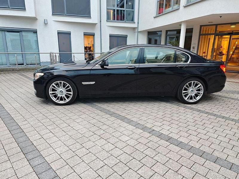 Gebraucht BMW 760L 544 PS (400 kW) 2010 Schwarz Limousine