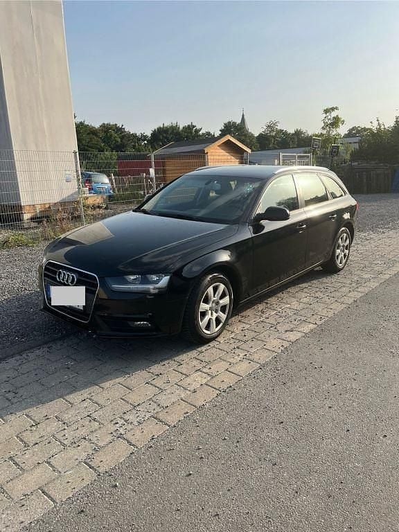 Schwarz Gebraucht 2013 Audi A4 Attraction Limousine | 7.000 € (Superpreis) - Bild 1/4