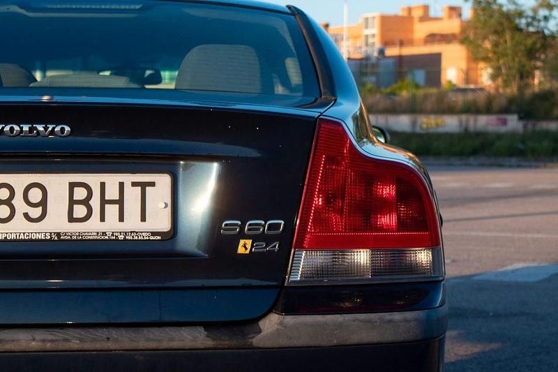 Gebraucht Volvo S60 140 PS (102 kW) 2001 Blau Limousine