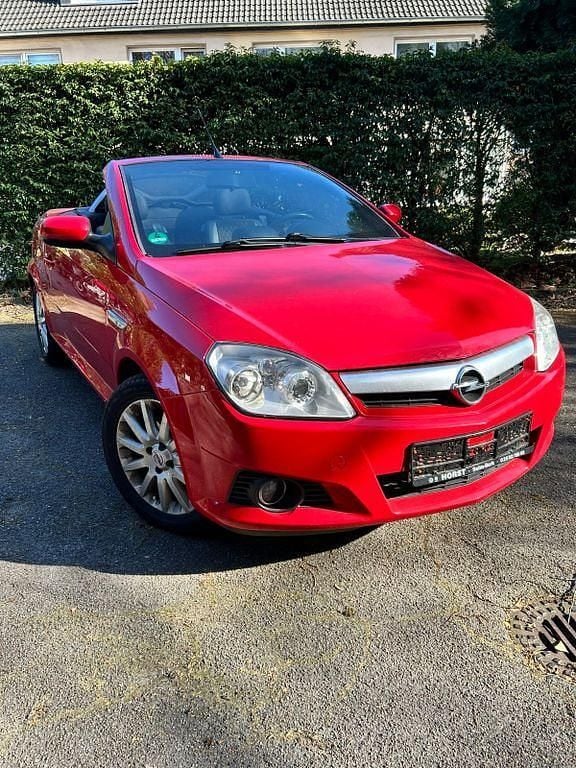 Gebraucht Opel Tigra 90 PS (66 kW) 2009 Rot Cabrio