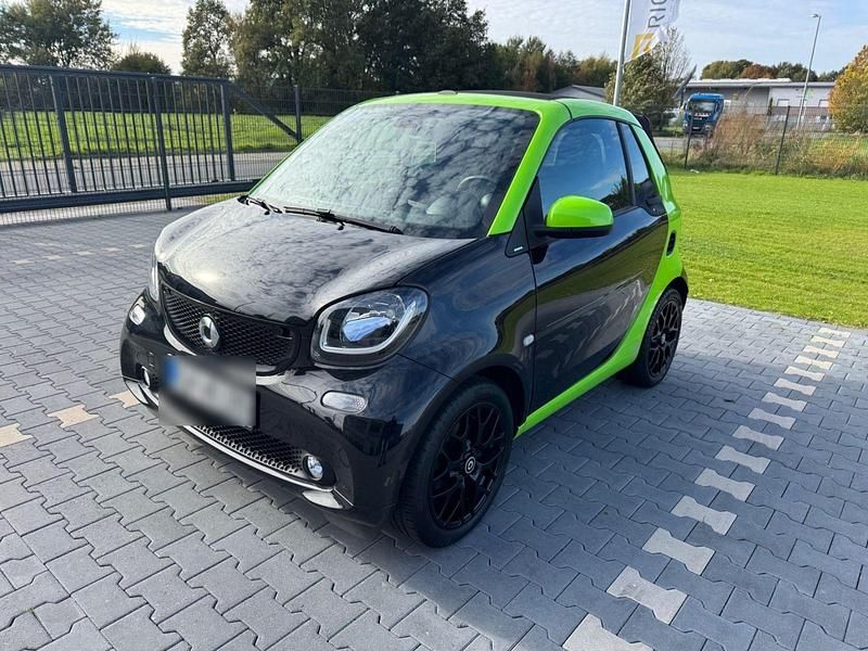 Schwarz Gebraucht 2017 Smart ForTwo Coupé Passion Cabrio | 12.300 € (Fairer Preis) - Bild 1/4