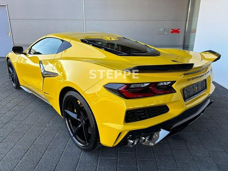 Second-hand Corvette C8 644 CP (473 kW) 2025 Galben Coupe