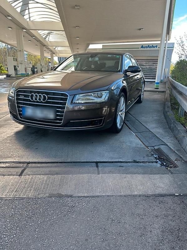 Braun Gebraucht 2014 Audi A8 Limousine | 22.600 € (Fairer Preis) - Bild 1/4