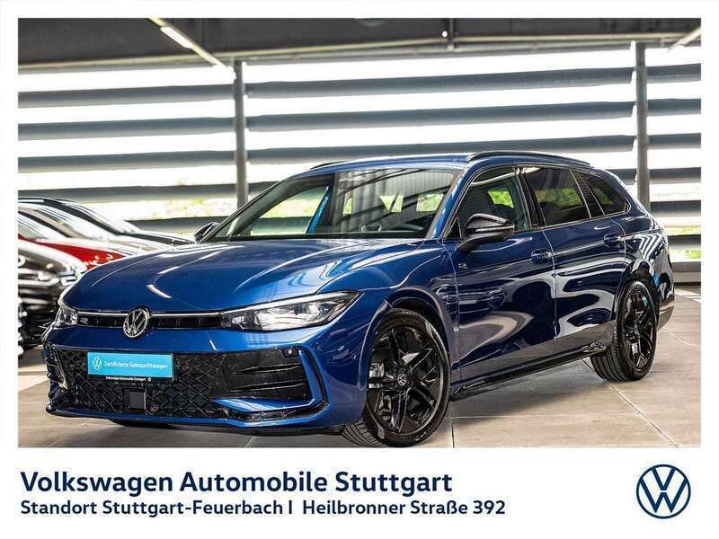 Gebraucht VW Passat R-line 150 PS (110 kW) 2024 Reef blue metallic Kombi