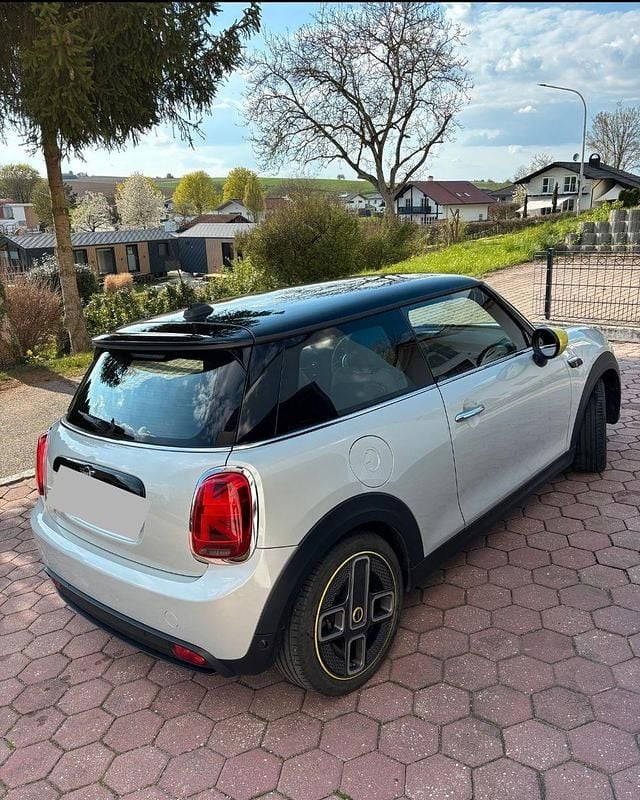 Gebraucht Mini Cooper SE 135 kW (184 PS) 2021 Silber Kleinwagen