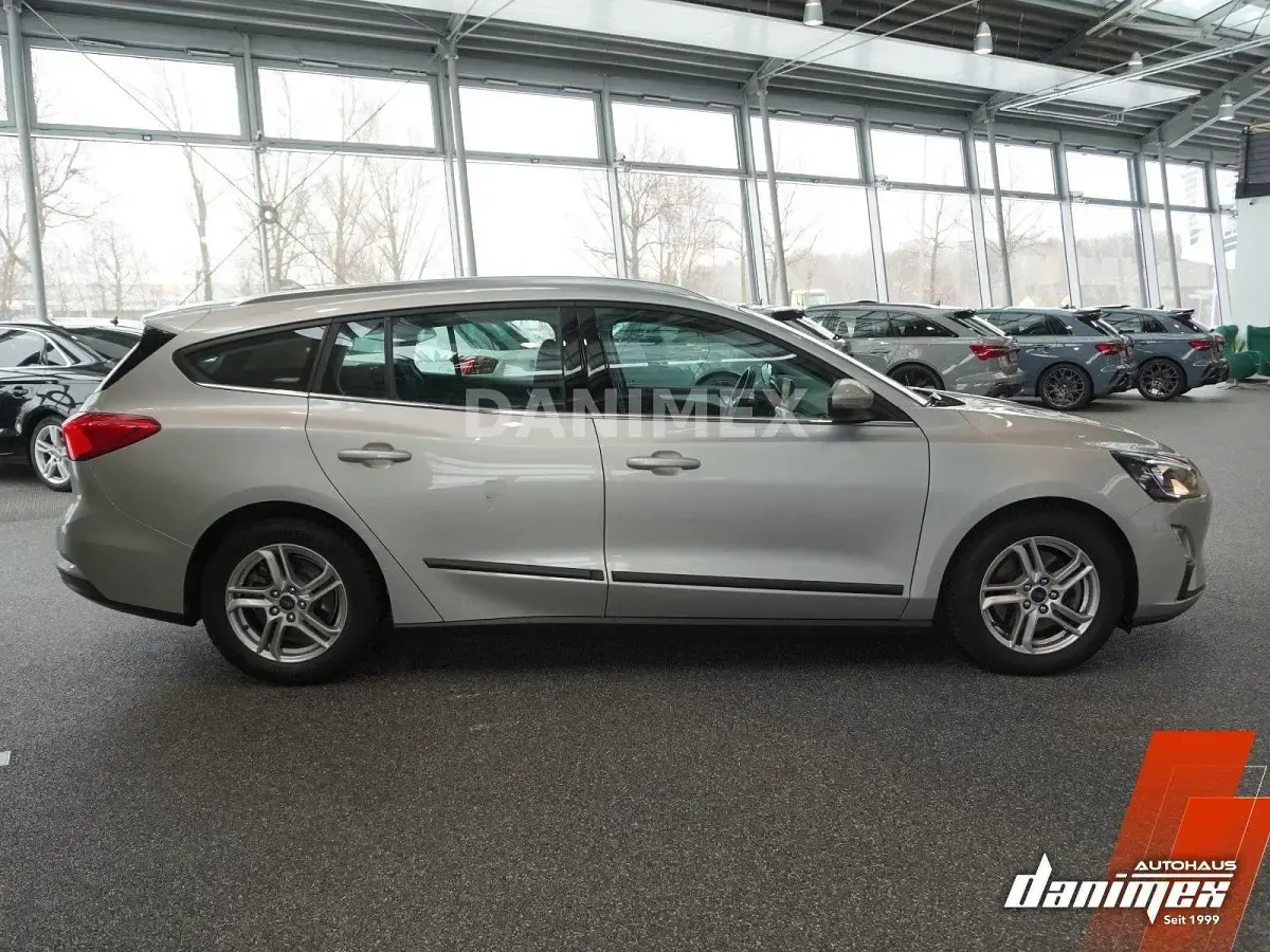 Gebraucht Ford Focus 120 PS (88 kW) 2019 Silber Kombi