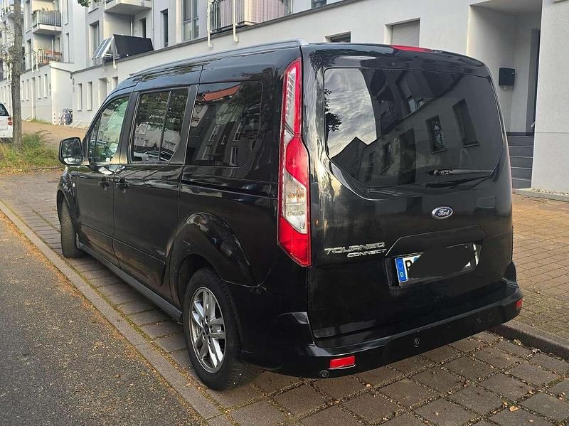 Gebraucht Ford Tourneo Titanium 120 PS (88 kW) 2018 Schwarz Kombi
