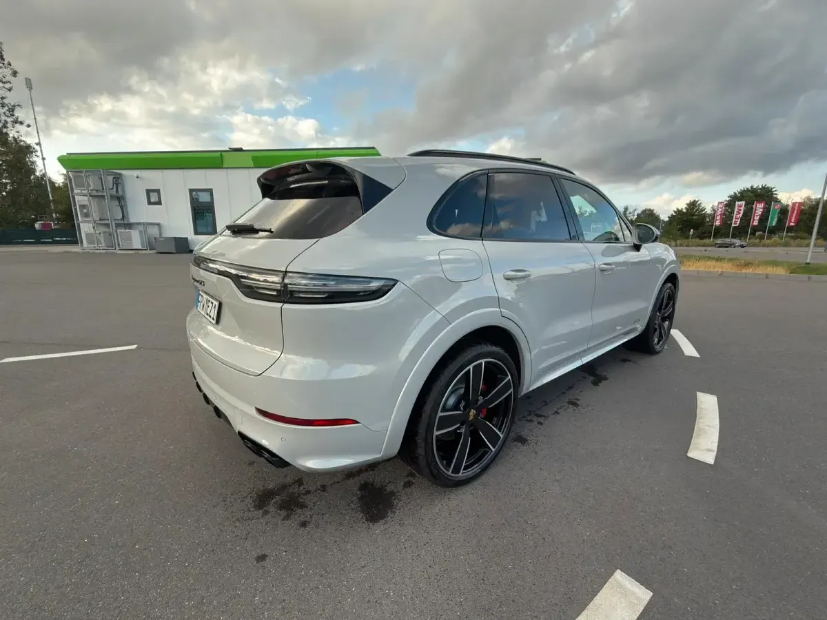 Gebraucht Porsche Cayenne GTS 460 PS (338 kW) 2022 Grau SUV
