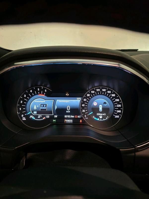 Weiß Gebraucht 2020 Ford Edge ST-Line SUV | 27.800 € (Fairer Preis) - Bild 1/4