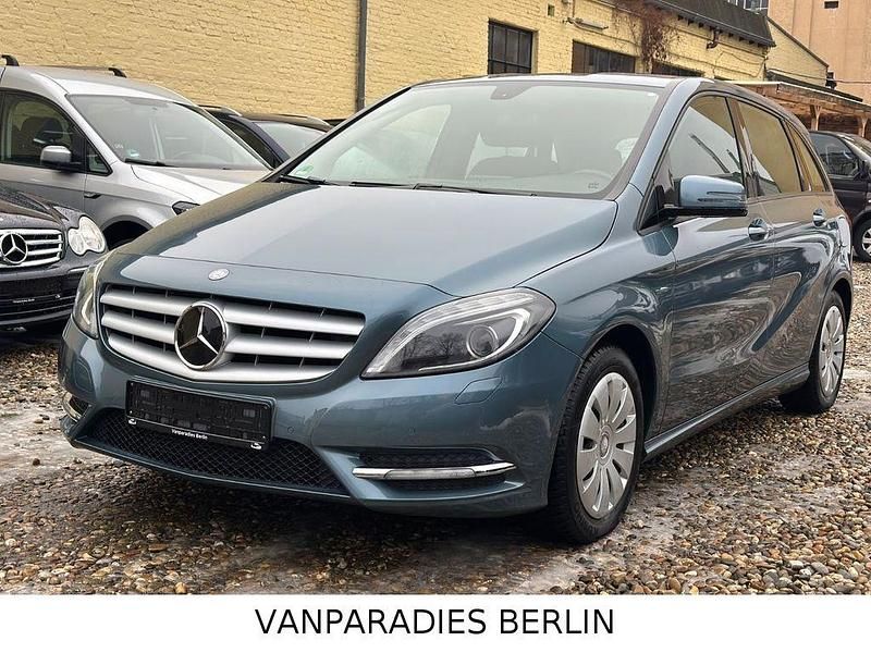 Gebraucht Mercedes B200 156 PS (114 kW) 2012 Grau Van / Kleinbus