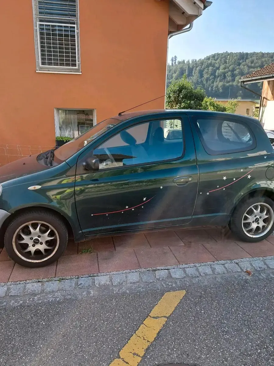 Gebraucht Toyota Yaris 87 PS (63 kW) 2003 Grün Kleinwagen