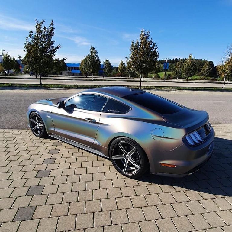 Grau Gebraucht 2020 Ford Mustang Coupé | 43.000 € (Guter Preis) - Bild 1/3