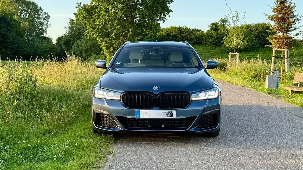 Gebraucht BMW 530 M Sport 245 PS (180 kW) 2022 Blau Limousine
