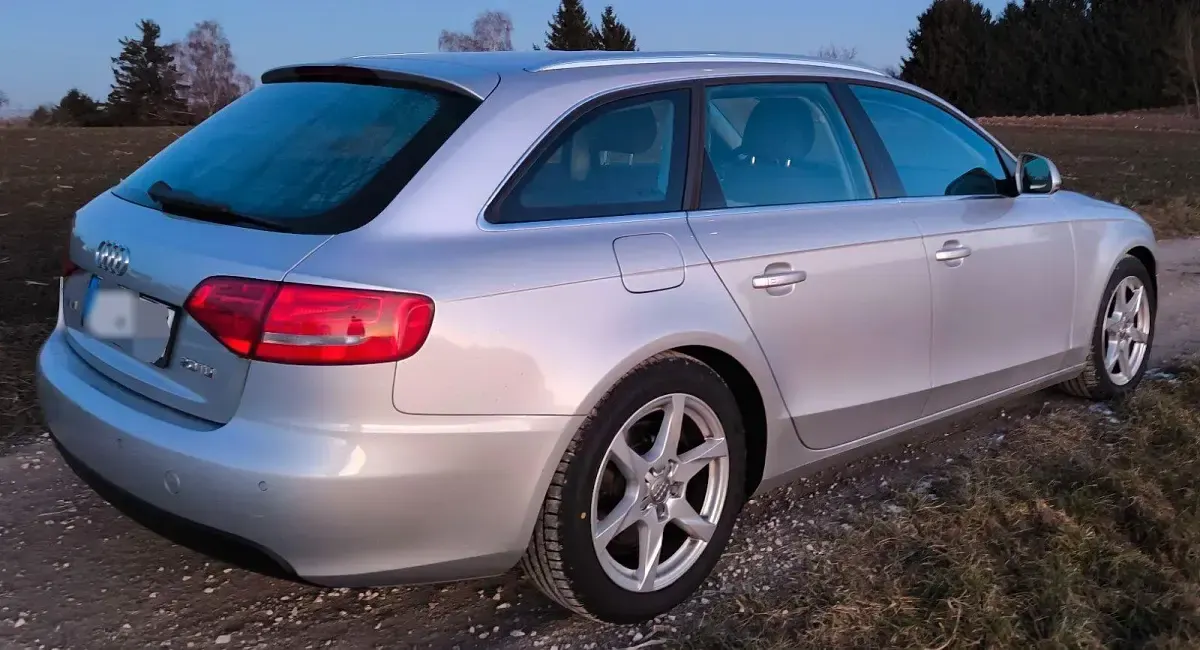 Używany Audi A4 Ambition 120 KM (88 kW) 2009 Srebrny Kombi