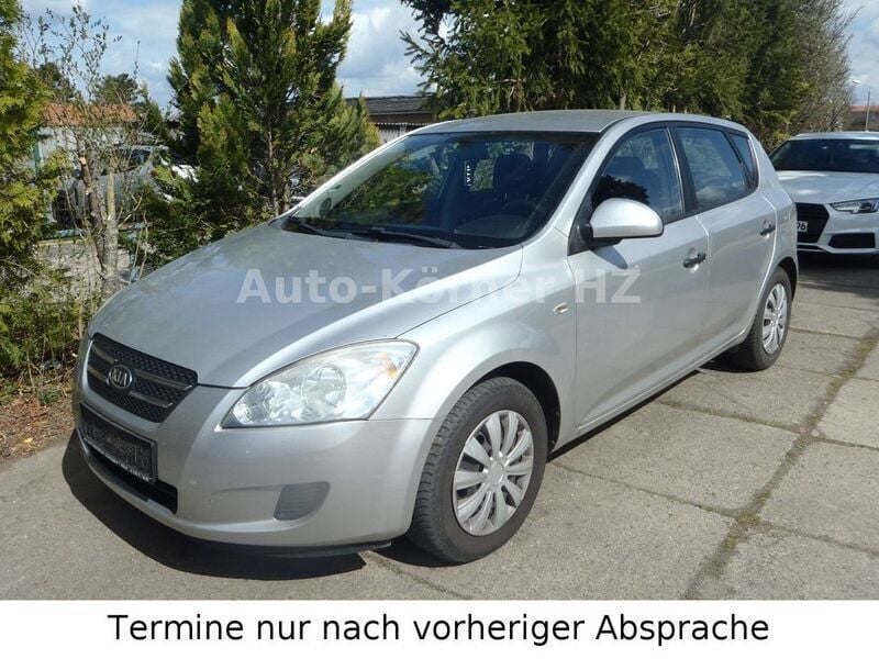 Silber Gebraucht 2008 Kia Ceed LX Limousine | 1.399 € (Superpreis) - Bild 1/4