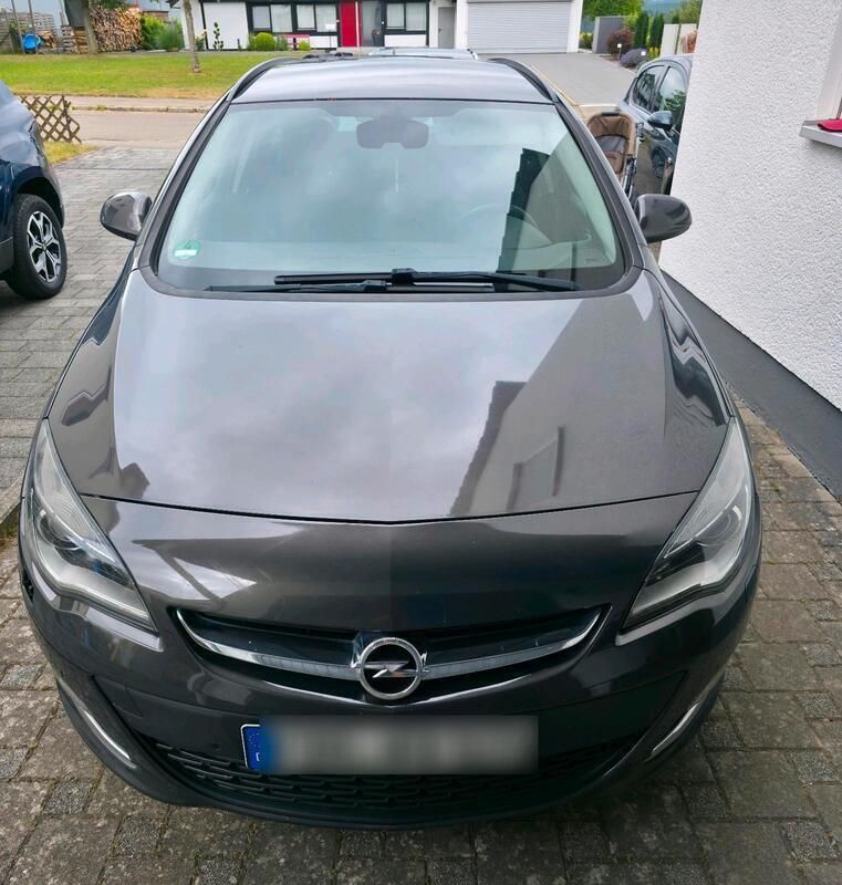 Silber Gebraucht 2013 Opel Astra Kombi | 4.750 € (Fairer Preis) - Bild 1/4