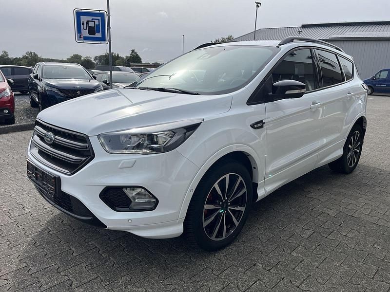 Gebraucht Ford Kuga ST-Line 150 PS (110 kW) 2019 Weiß SUV