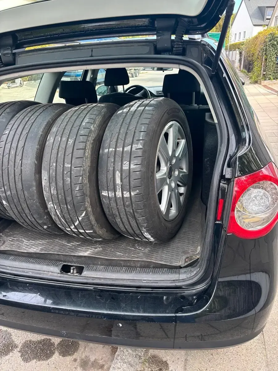 Second-hand VW Passat Edition 122 CP (89 kW) 2010 Negru Break