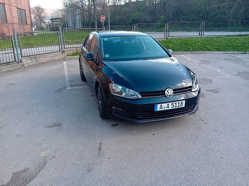 Schwarz Gebraucht 2012 VW Golf VII Match Kombi | 8.999 € - Bild 1/4