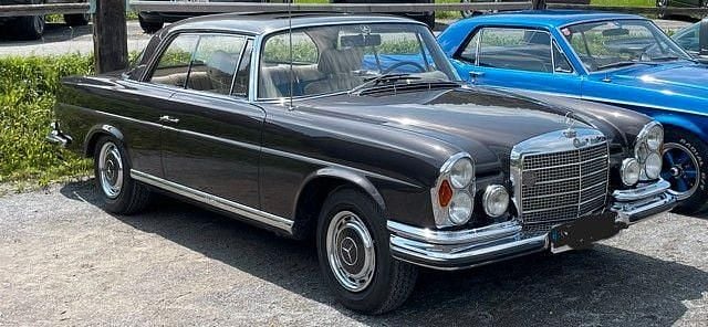 Braun Gebraucht 1970 Mercedes W111 SE Coupé | 77.000 € - Bild 1/4