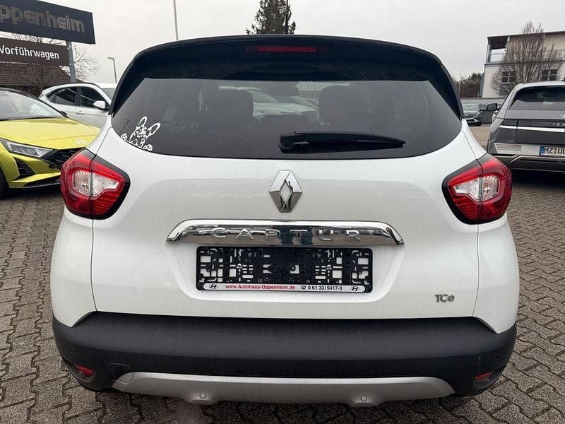 Używany Renault Captur Crossborder 118 KM (86 kW) 2016 Biały SUV