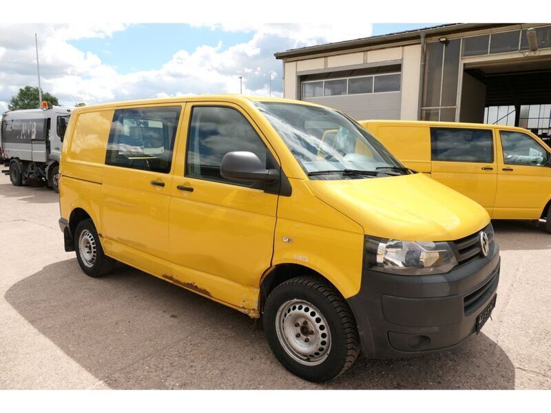 Ginstergelb r1032 Gebraucht 2014 VW T5 Van | 8.568 € (Etwas zu teuer) - Bild 1/3