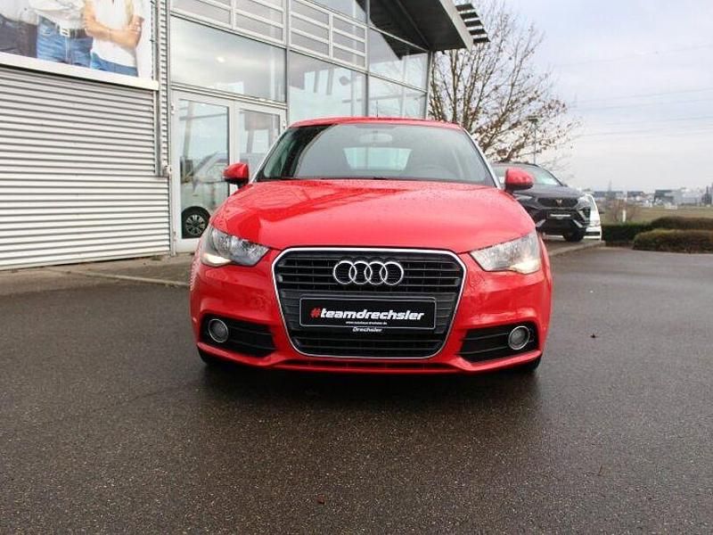 Gebraucht Audi A1 Ambition 122 PS (89 kW) 2011 Rot Kleinwagen