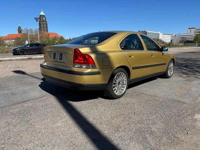 Gebraucht Volvo S60 250 PS (183 kW) 2001 Gold Limousine