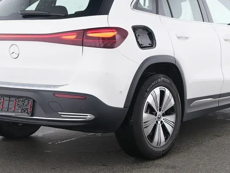 Gebraucht Mercedes EQA250+ Advanced 139 kW (190 PS) 2025 Weiß SUV