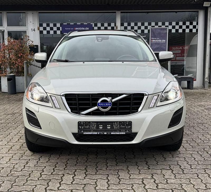 Gebraucht Volvo XC60 205 PS (150 kW) 2010 Weiß SUV