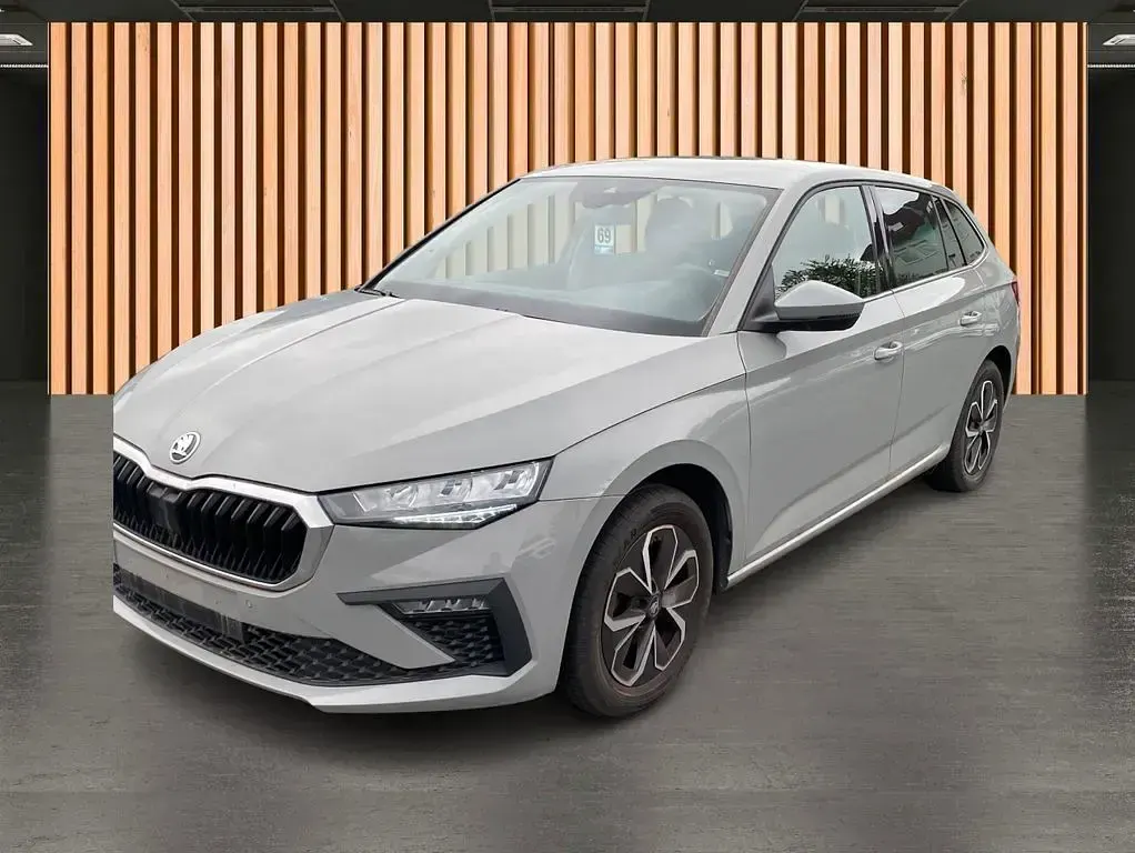 Usata Skoda Scala Selection 116 CV (85 kW) 2025 Grigio Utilitaria