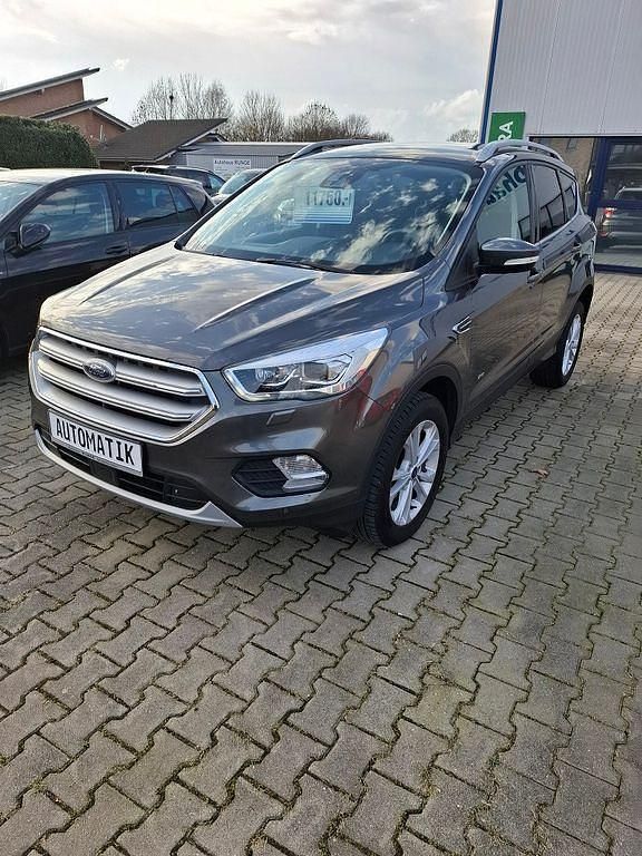 Gebraucht Ford Kuga Titanium 182 PS (133 kW) 2017 Grau SUV