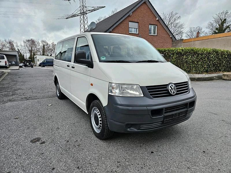 Weiß Gebraucht 2006 VW Caravelle Van / Kleinbus | 6.499 € (Guter Preis) - Bild 1/4