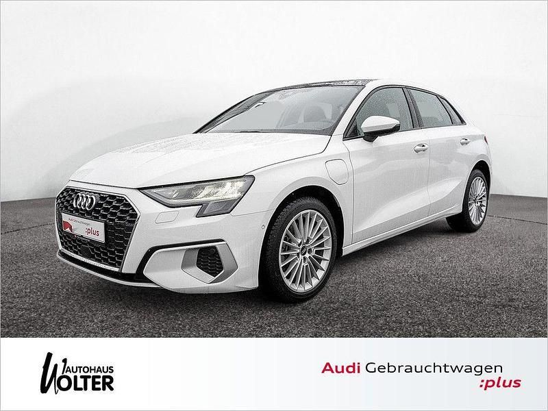 Weiß Gebraucht 2022 Audi A3 Advanced Limousine | 25.260 € (Etwas zu teuer) - Bild 1/4