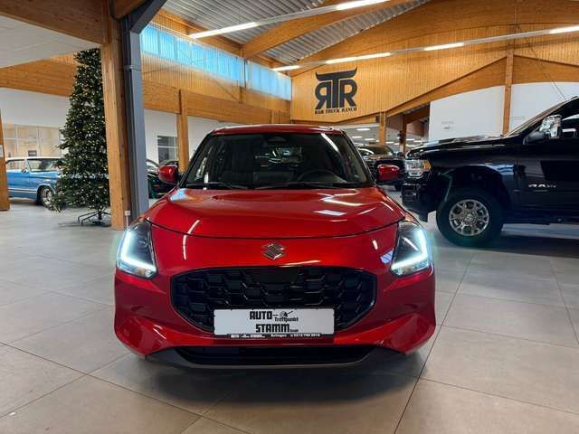Neu Suzuki Swift Comfort 83 PS (61 kW) 2025 Rot Kleinwagen