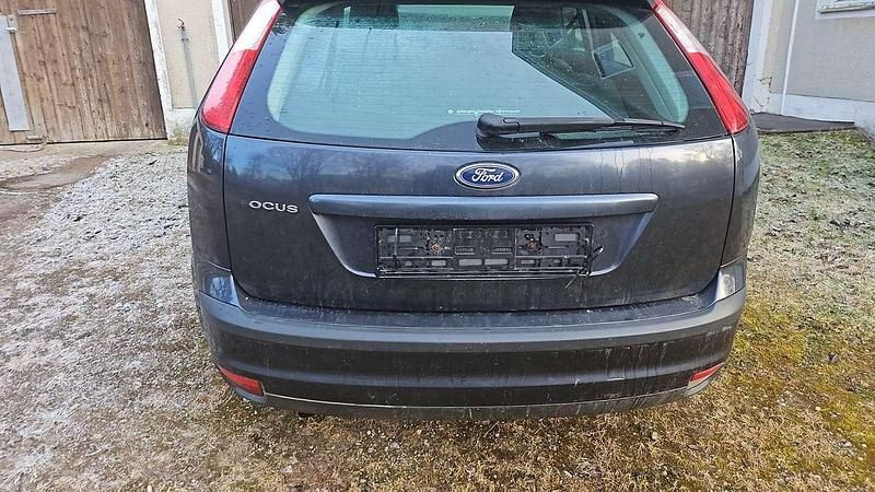 Gebraucht Ford Focus Style 125 PS (91 kW) 2008 Grau Limousine