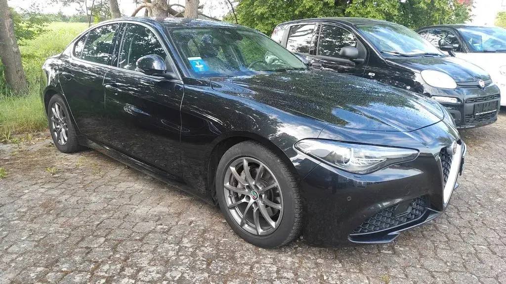 Gebraucht Alfa Romeo Giulia Super 179 PS (131 kW) 2016 Schwarz Limousine