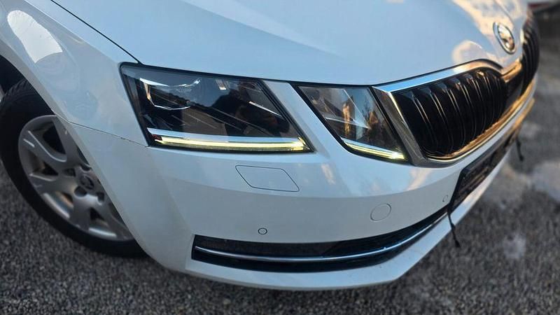 Weiß Gebraucht 2017 Skoda Octavia Style Kombi | 15.499 € (Etwas zu teuer) - Bild 1/4