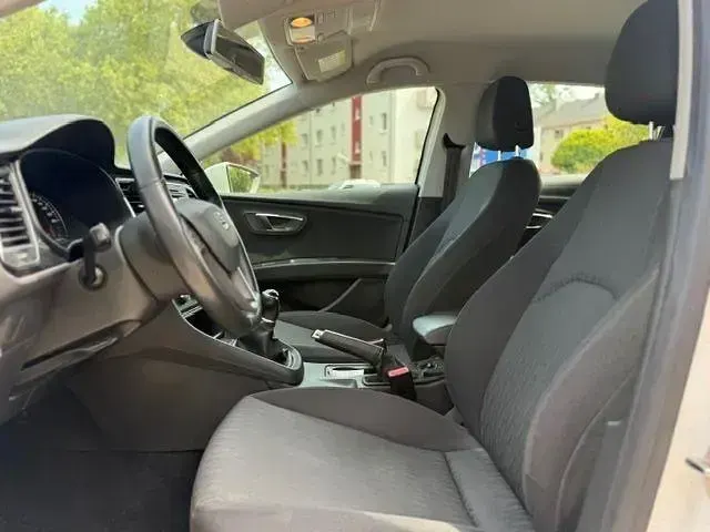 Gebraucht Seat Leon Style 105 PS (77 kW) 2015 Weiß Limousine