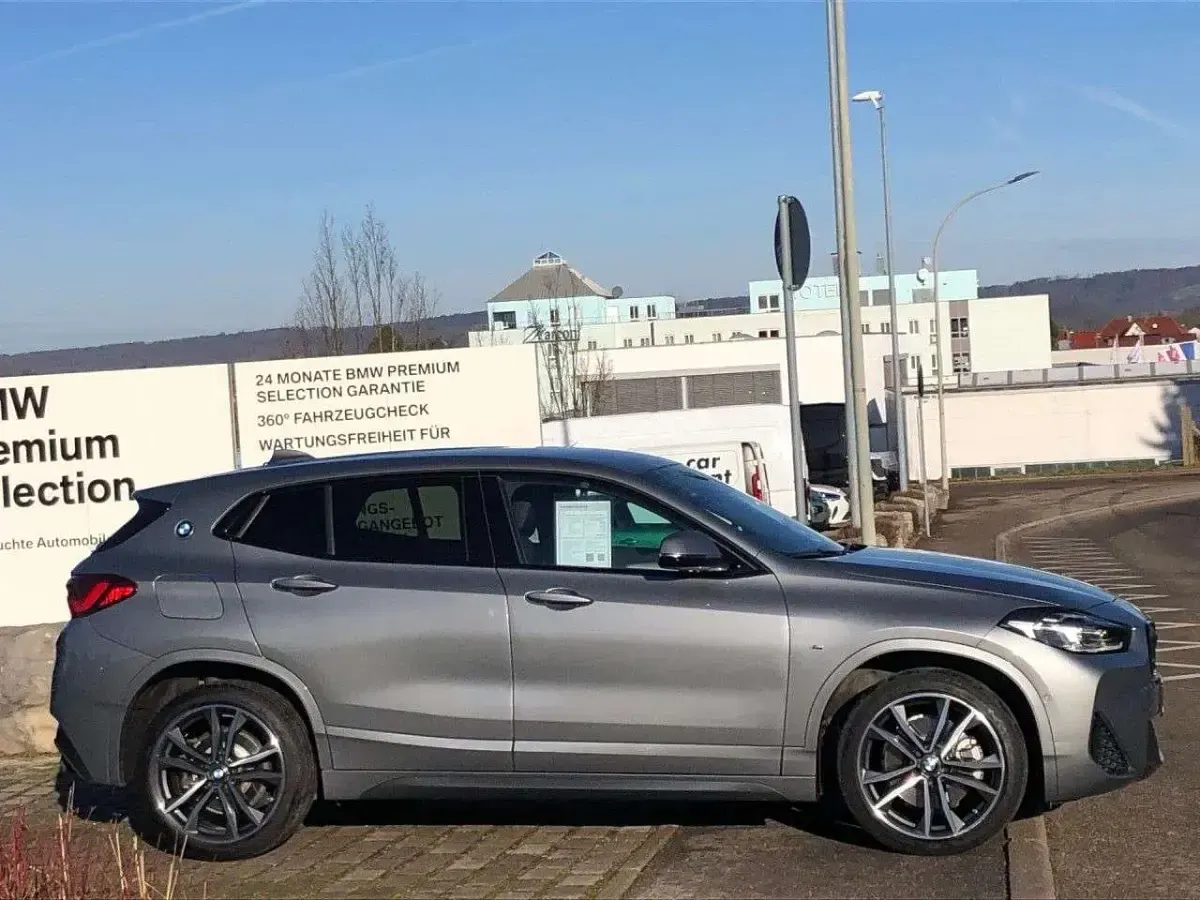 Gebraucht BMW X2 M Sport 178 PS (130 kW) 2023 Skyscraper grau SUV