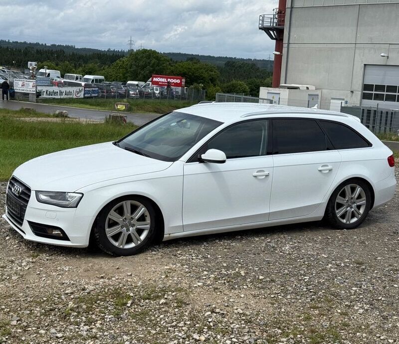 Weiß Gebraucht 2012 Audi A4 Ambiente Kombi | 5.750 € (Superpreis) - Bild 1/4