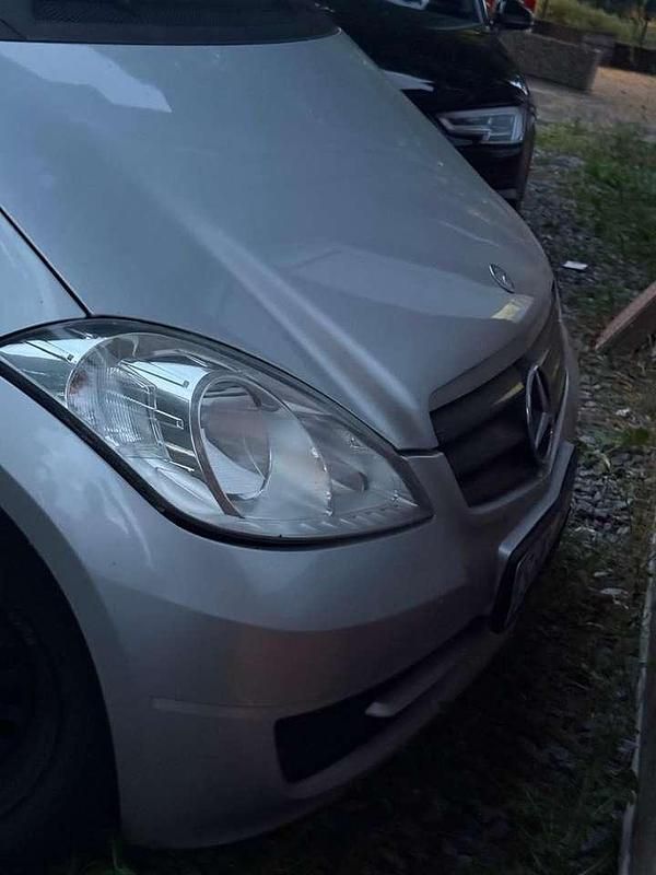 Gebraucht Mercedes 180 109 PS (80 kW) 2008 Limousine