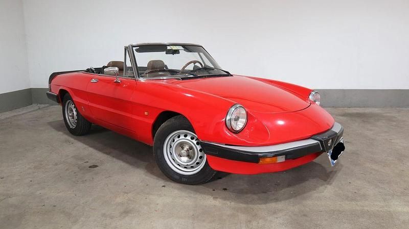 Gebraucht Alfa Romeo Spider 103 PS (75 kW) 1984 Rot Cabrio