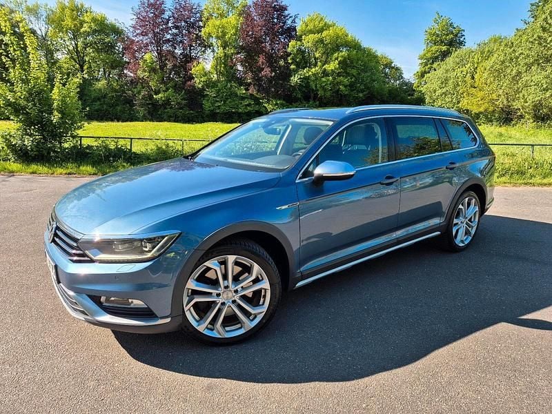 Blau Gebraucht 2017 VW Passat Alltrack Kombi | 13.500 € (Fairer Preis) - Bild 1/4