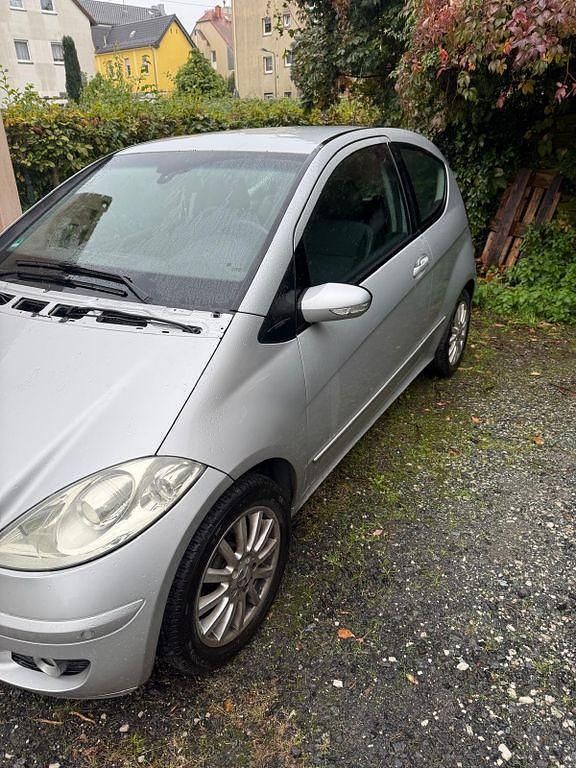 Silber Gebraucht 2004 Mercedes A150 Avantgarde Kleinwagen | 1.490 € (Superpreis) - Bild 1/4
