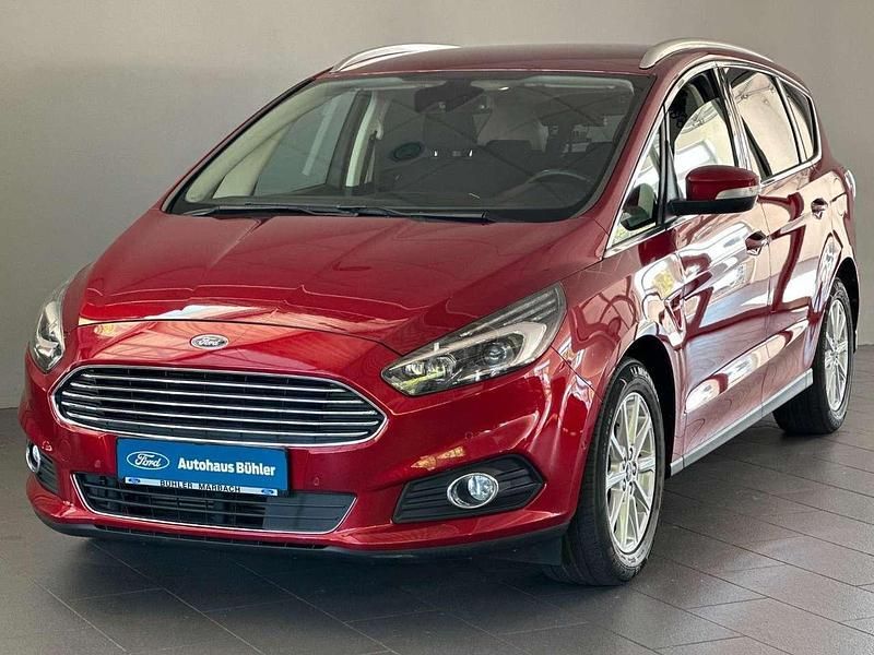Rubyrot (metallic) Gebraucht 2017 Ford S-MAX Titanium Van / Kleinbus | 19.990 € (Guter Preis) - Bild 1/4