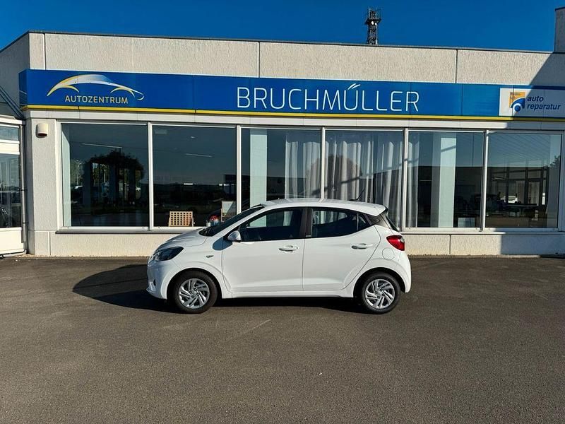 Weiß Gebraucht 2021 Hyundai i10 Trend Kleinwagen | 10.200 € (Fairer Preis) - Bild 1/4