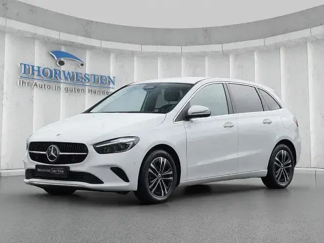 Gebraucht Mercedes B250e Advanced Plus 218 PS (160 kW) 2024 Unilack polarweiß Kleinwagen