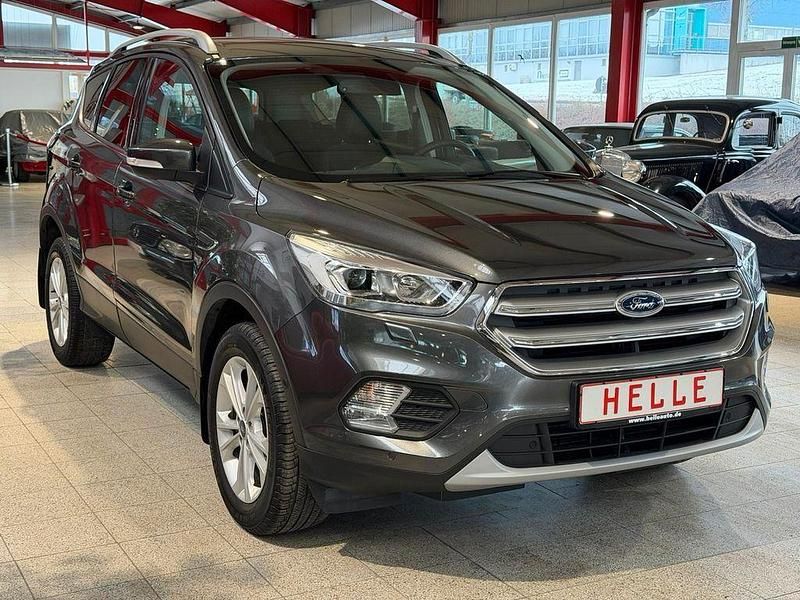 Gebraucht Ford Kuga Titanium 150 PS (110 kW) 2019 Grau SUV
